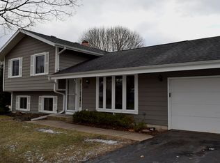 5321 Brittany Dr, McHenry, IL 60050