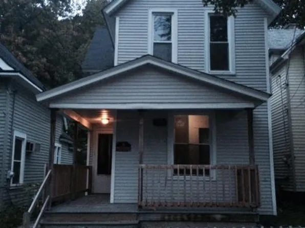 1023 Logan St SE, Grand Rapids, MI 49506