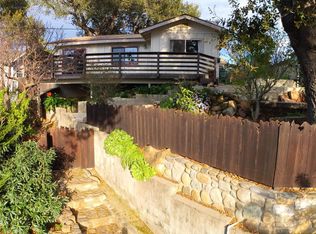 54 Apricot St, Oak View, CA 93022