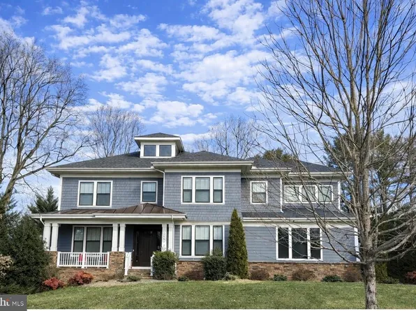 2867 Hill Rd, Vienna, VA 22181