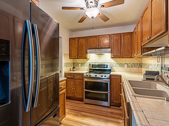 2nd image of 75-5743 Alahou St APT 201