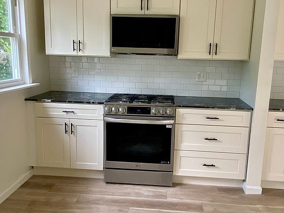 5th image of 138 7th North St #1