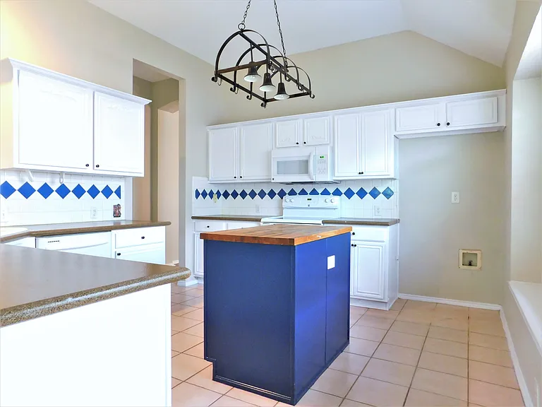 1664 Big Bend Dr — Photo 8