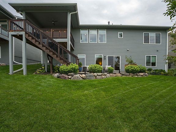 4th image of 95 SE Waddell Way