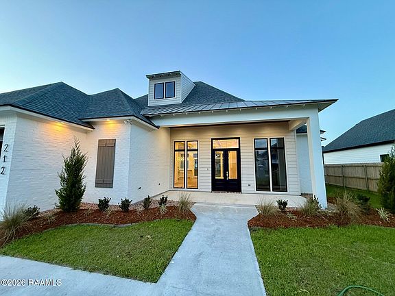 2nd image of 212 Sabal Grove Ln