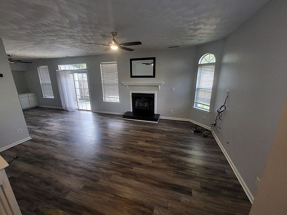 2nd image of 1301 Whitebark Rd