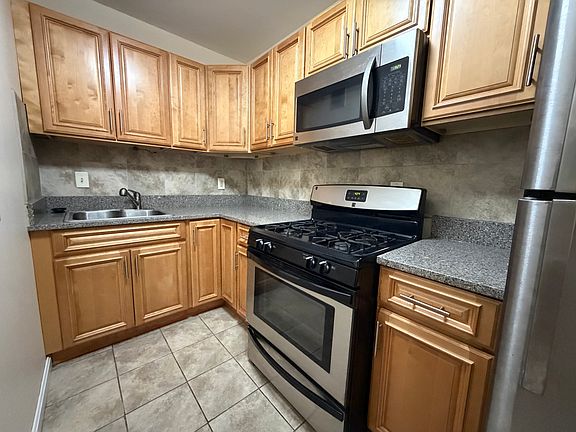 2nd image of 28 Juniper St APT 78
