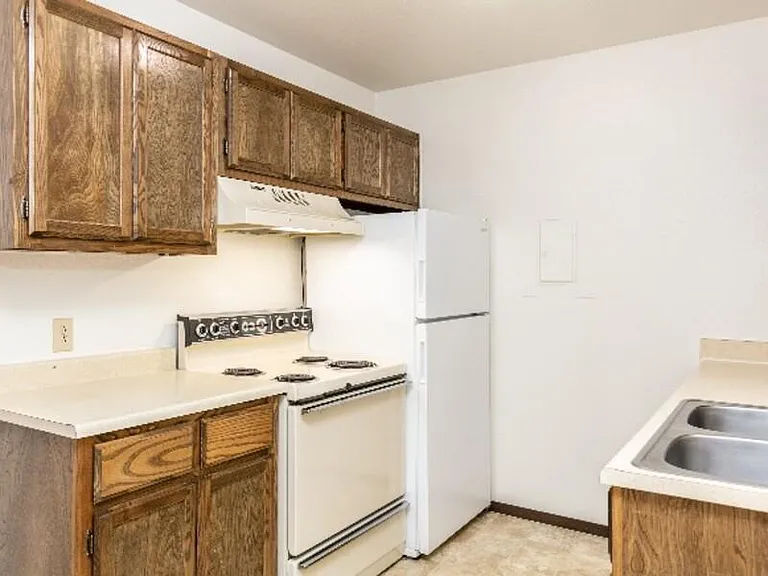 Foxhill Apartments — Photo 18