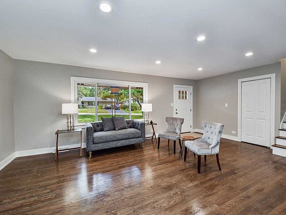 3rd image of 22W541 Balsam Dr