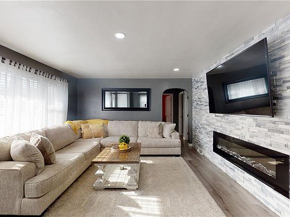 5th image of 1546 W 41st St