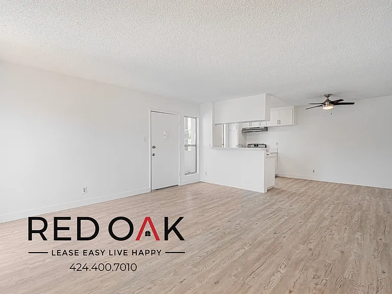 700 Glenway Dr #7 — Photo 5