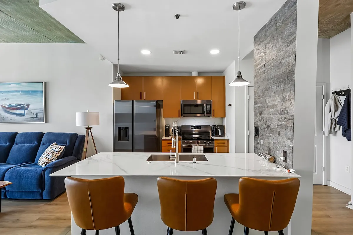 2 bed, 1032 sqft, $2,750 — Photo 1