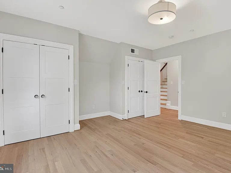 5718 Huntington Pkwy — Photo 62