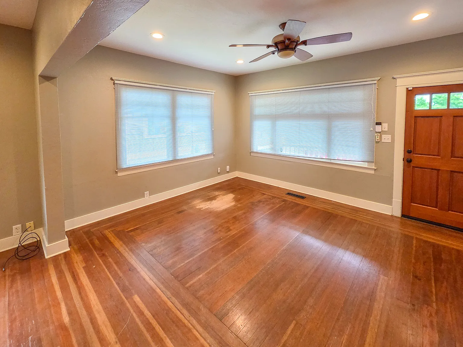 2 bed, 850 sqft, $1,595 — Photo 3