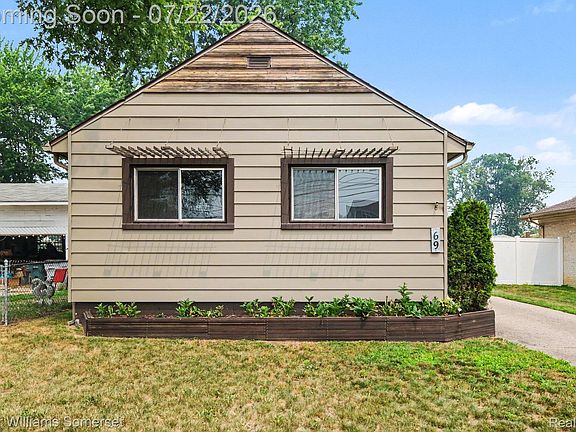 3rd image of 69 E Annabelle Ave
