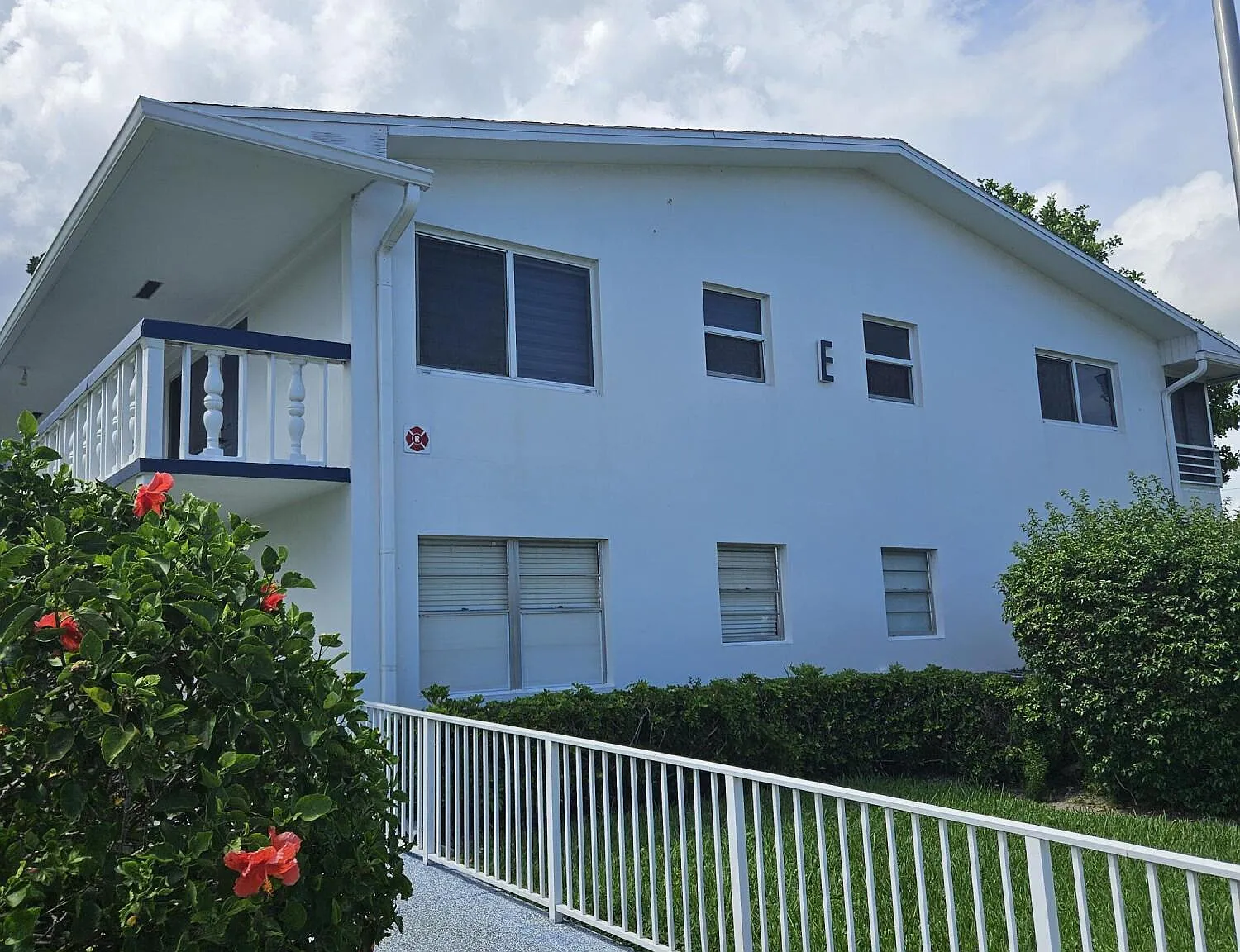 2 bed, 1.5 bath, 820 sqft, $2,000 — Photo 1