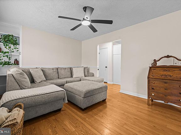 4th image of 10514 Willetts Crossing Rd