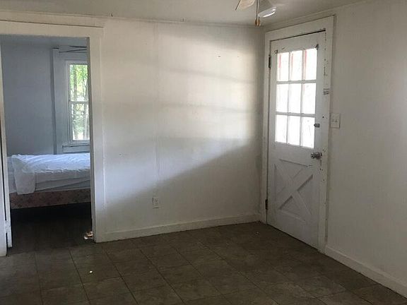 2nd image of 1604 Hollywood Ave