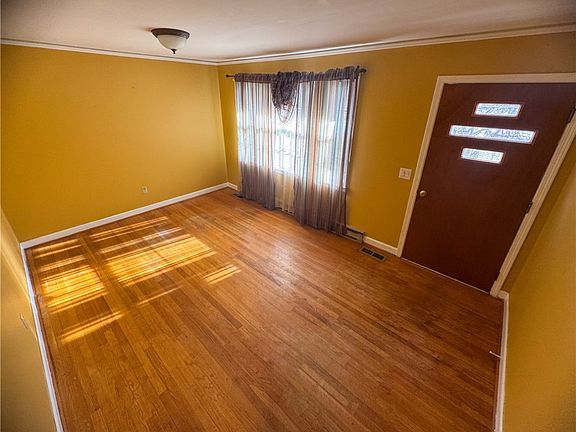 4th image of 115 Claxton Dr