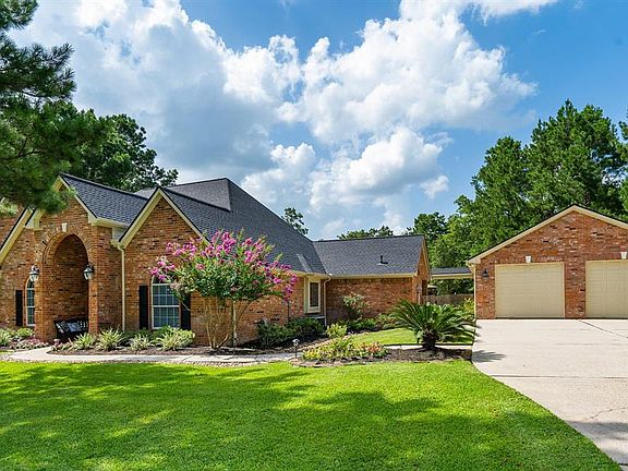 3rd image of 15536 Victorias Way Dr