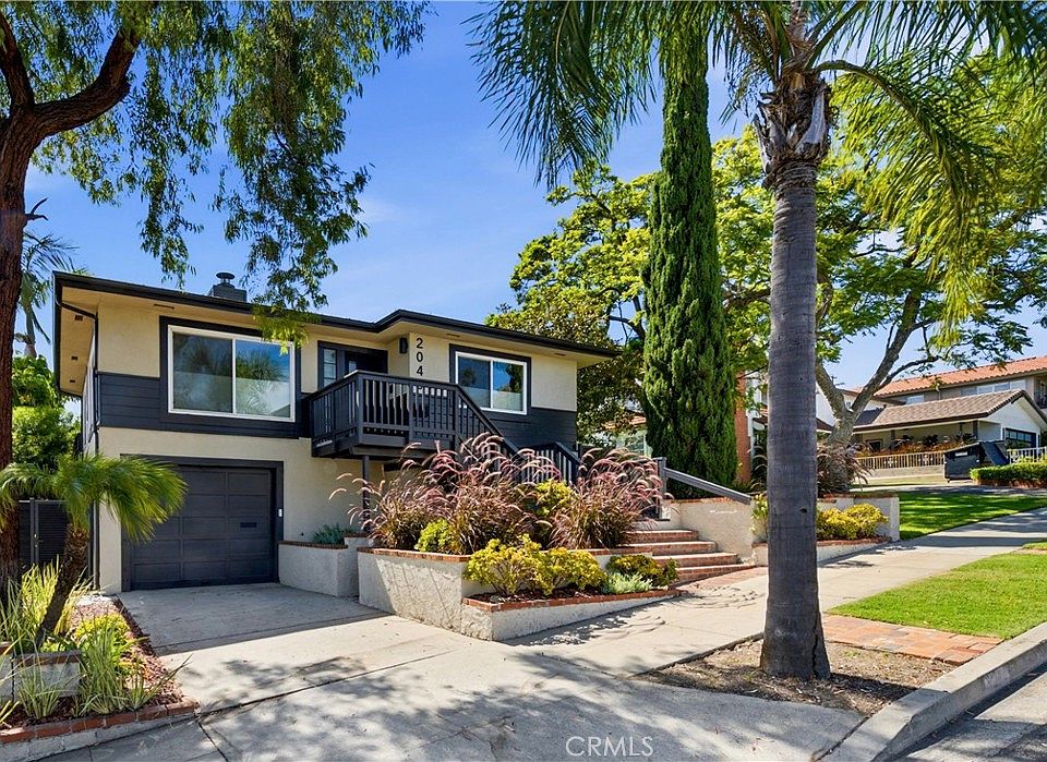 1st image of 2043 Raymond Ave