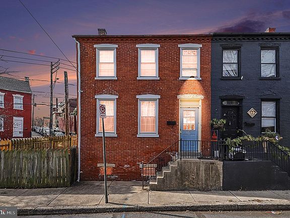2nd image of 124 S Arch St