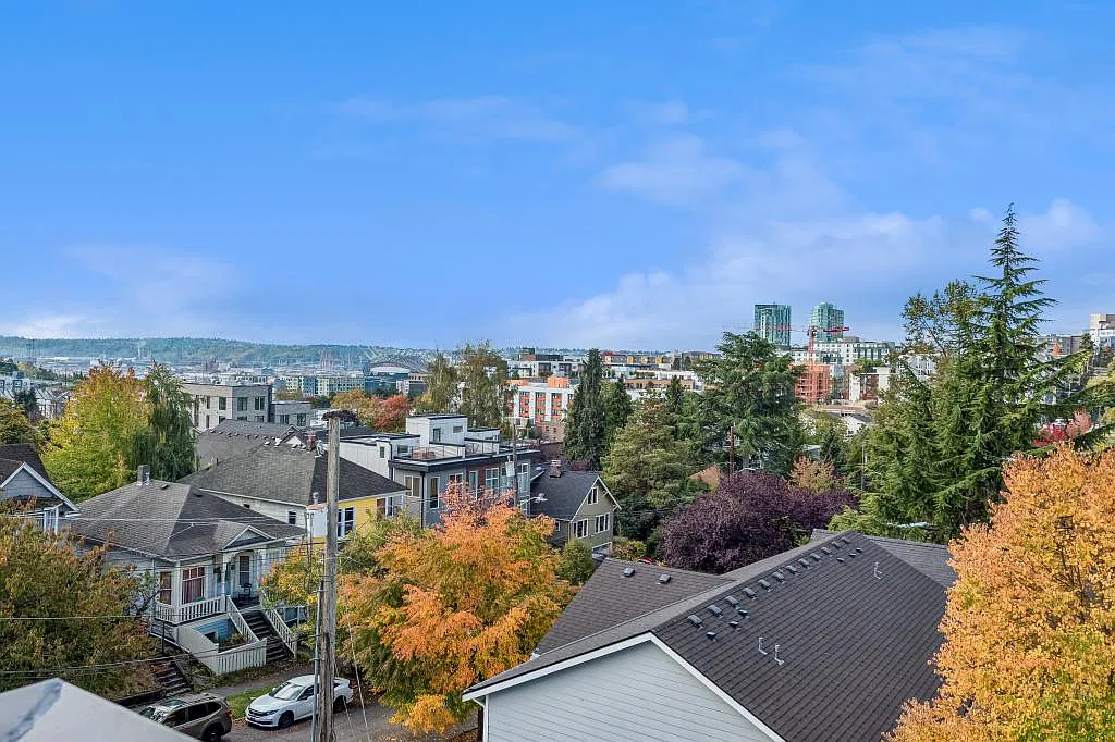 205 16th Ave. #A - 3 bedrooms — Photo 3