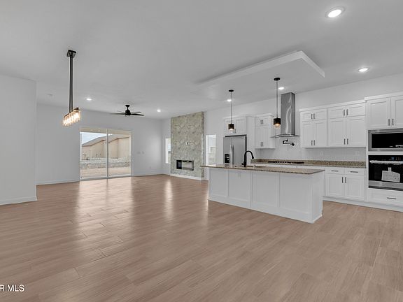 3rd image of 14453 Lavender Pkwy