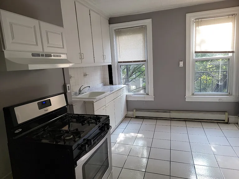 109 Madison St #8 — Photo 9