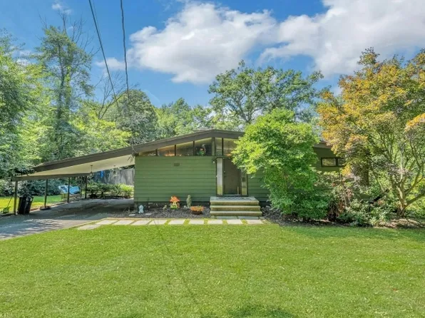 110 Cupsaw Ave, Ringwood Boro, NJ 07456