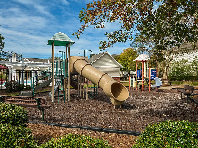 Cardinal Pointe at The Highlands — Photo 24