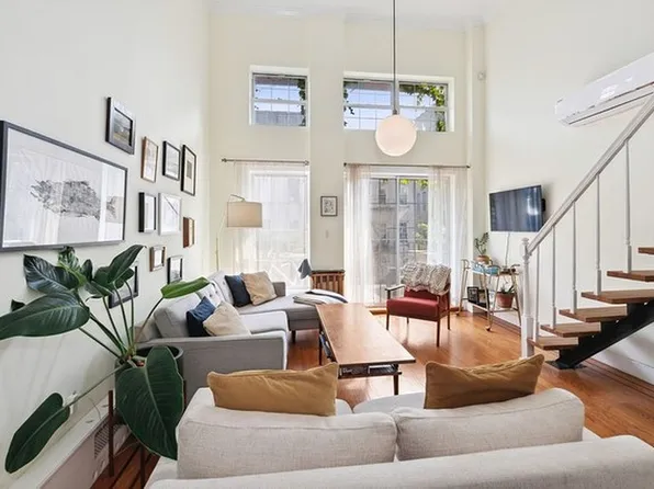182 Huron St APT 3B, Brooklyn, NY 11222