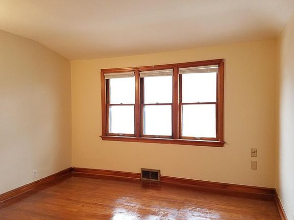 3rd image of 3212 W Silver Spring Dr #A