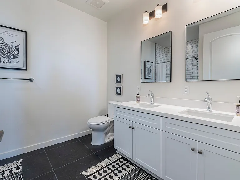 Mission View Residences — Photo 47