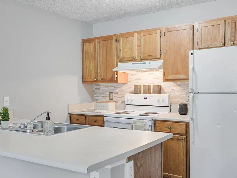 Highland Ridge Apartment Homes — Photo 4