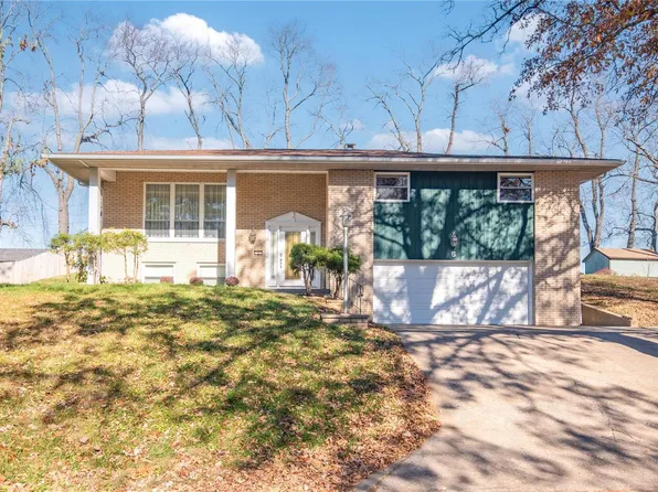 5 Par Dr, Collinsville, IL 62234