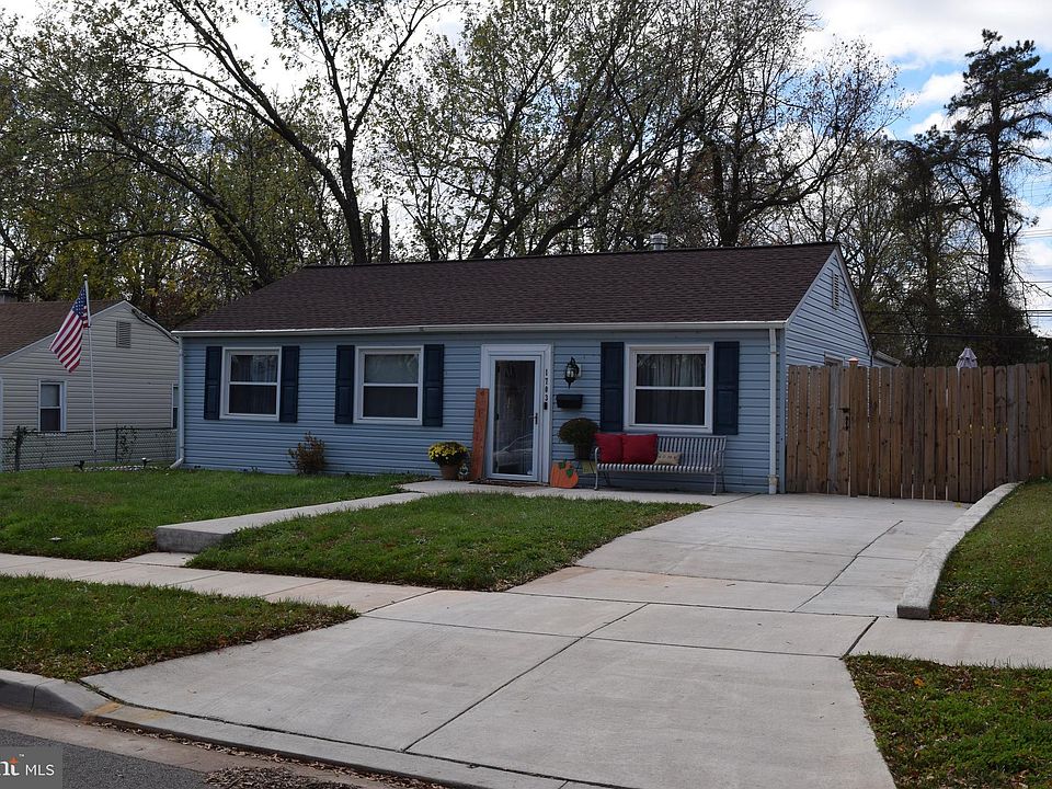 1st image of 1703 Saunders Way