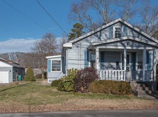 101 Poplar St, Woonsocket, RI 02895