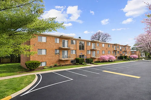 International Apartments Photo 1