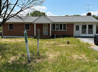 2056 Myerstown Rd, Charles Town, WV 25414