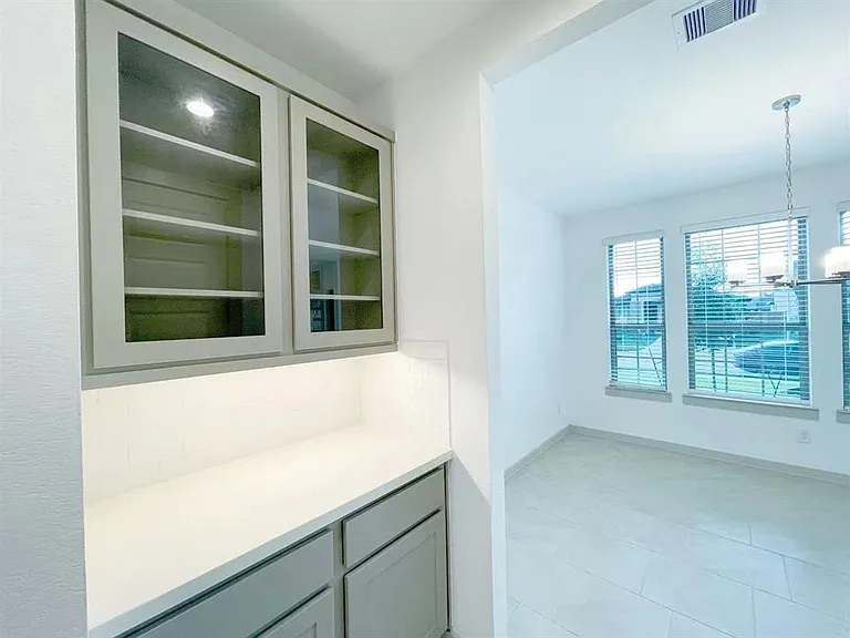 28303 Hazel Trl — Photo 4