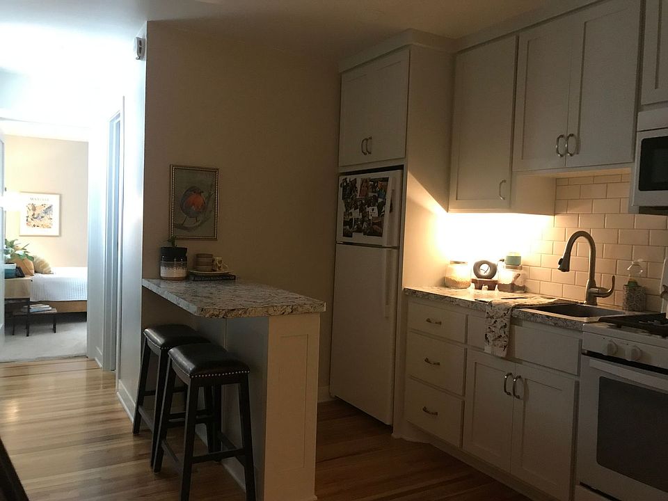 2nd image of 215-217 S Minnesota Ave #4