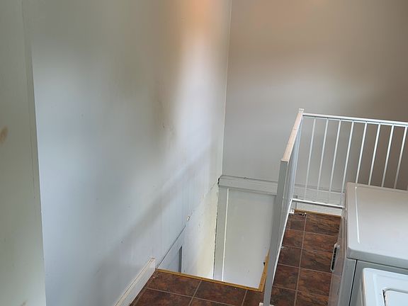 2nd image of 206 Main St #A