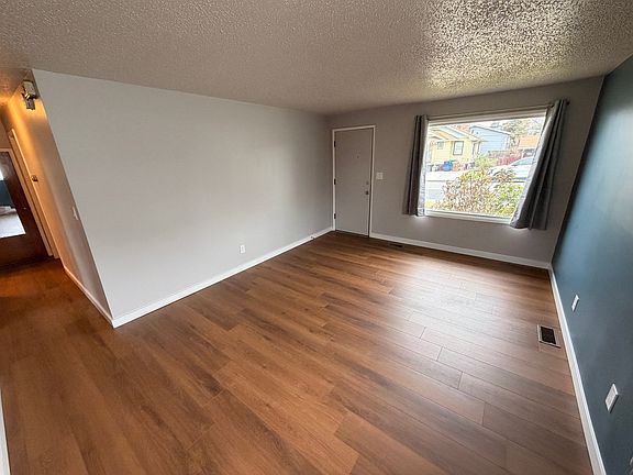 4th image of 3106 N Lidgerwood St #3106