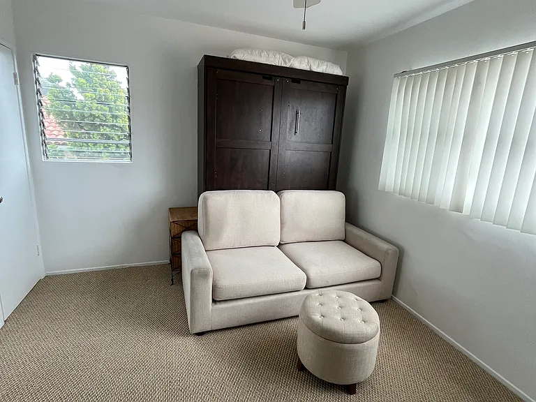 Couch with pedestal / Pull down bed