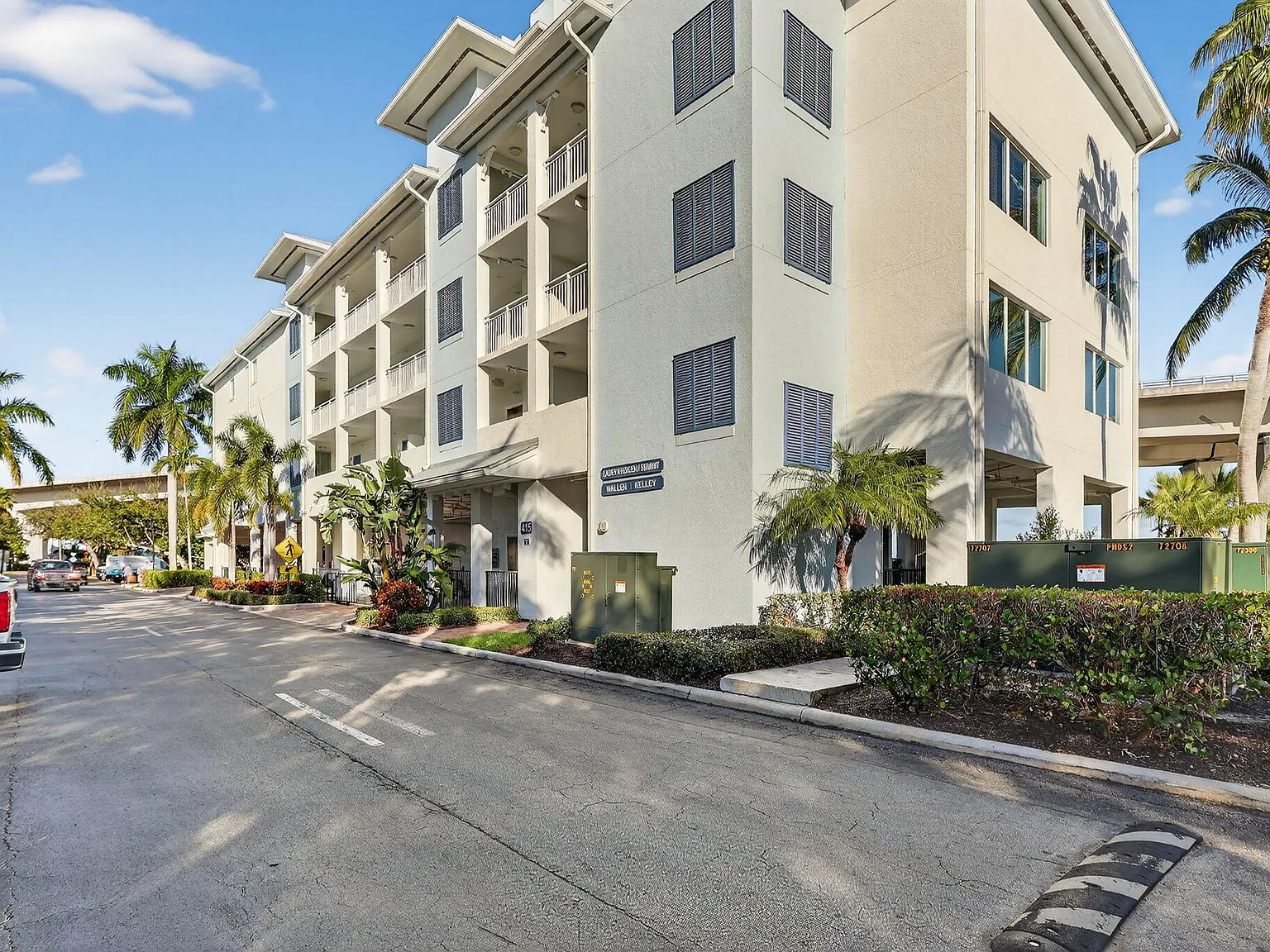 2 bed, 2.0 bath, 1082 sqft, $3,000 — Photo 3