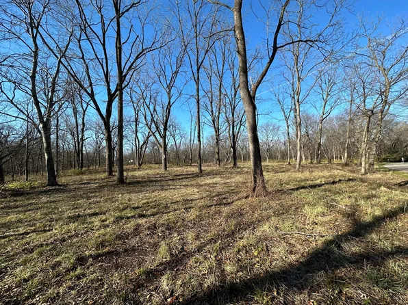 34W111 White Thorne Rd, Wayne, IL 60184