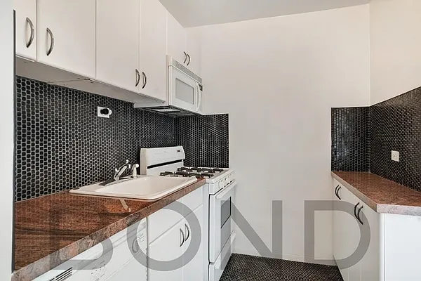 Rented by Bond New York | media 18