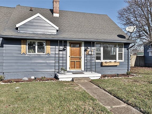 3rd image of 1216 Ellen Dr