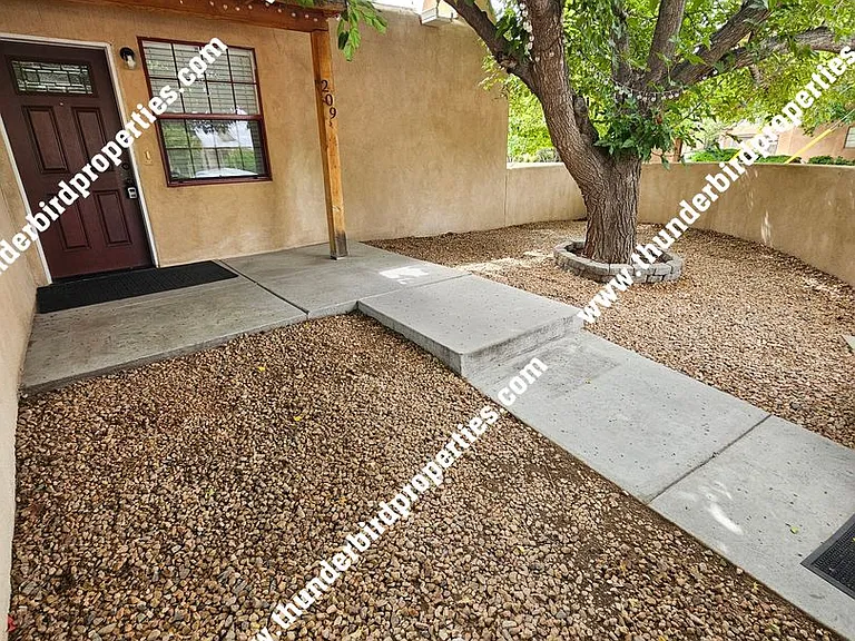200 Rio Grande Blvd SW — Photo 2
